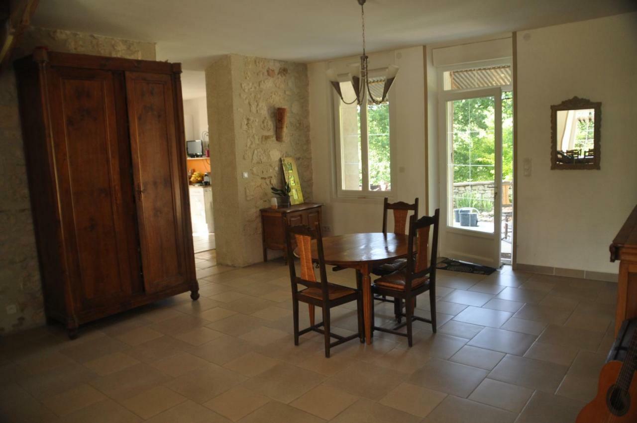 Loustalneou Bed and Breakfast Saint-Pierre-de-Clairac Exteriör bild