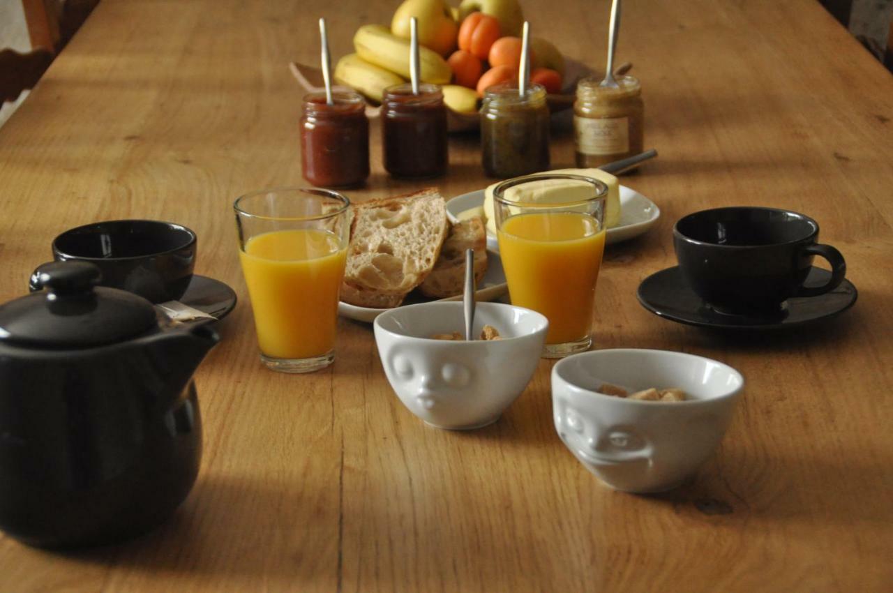 Loustalneou Bed and Breakfast Saint-Pierre-de-Clairac Exteriör bild