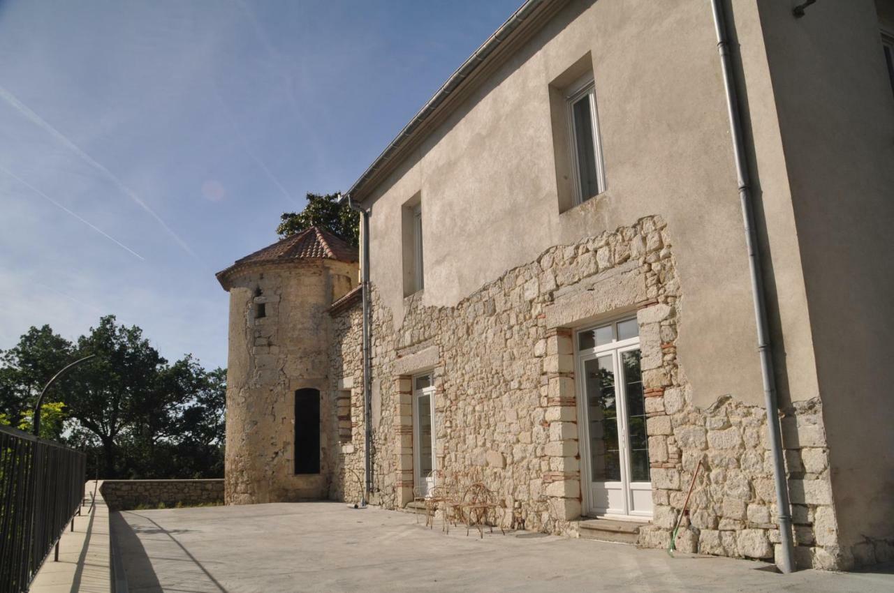 Loustalneou Bed and Breakfast Saint-Pierre-de-Clairac Exteriör bild