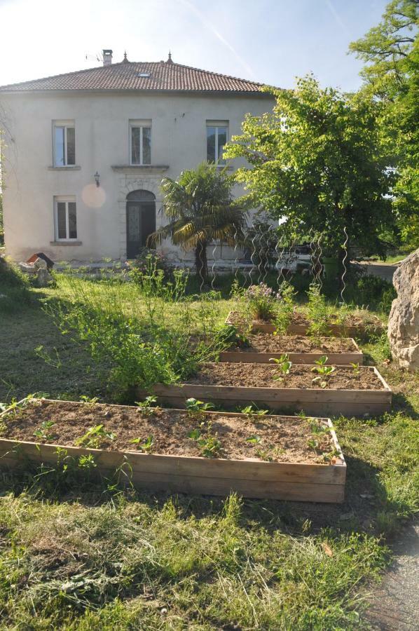 Loustalneou Bed and Breakfast Saint-Pierre-de-Clairac Exteriör bild