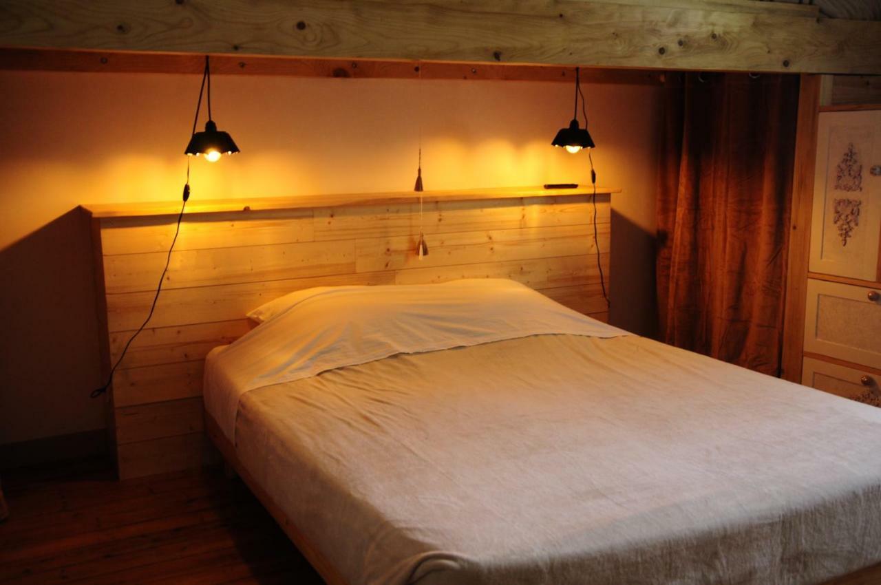 Loustalneou Bed and Breakfast Saint-Pierre-de-Clairac Exteriör bild